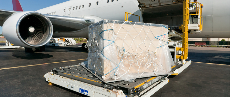 Luftfrachttransporte bei der Unterstützung in der Lieferkette